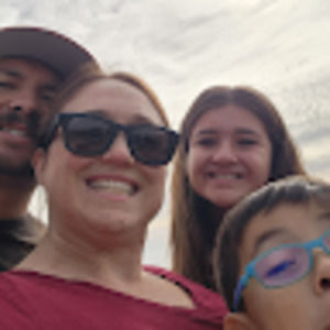 Meet your Posher, Cynthia